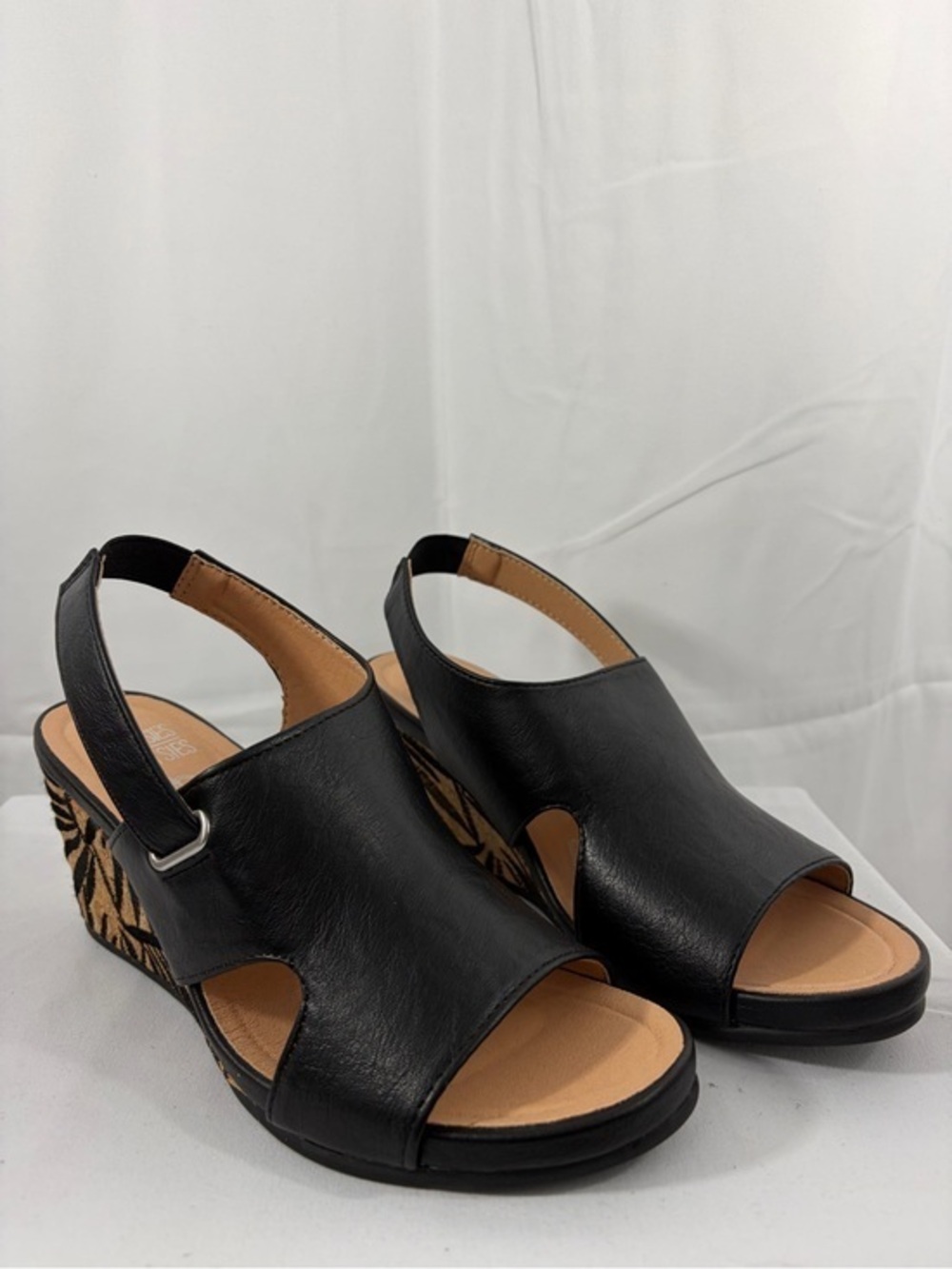 NWT Mootsies Tootsies Women’s Size 8.5 Black Tropical Elastic Wedge Sandals